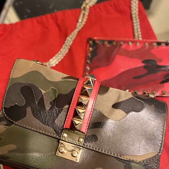 Valentino Rockstud Bag with matching makeup bag - Picture 2 of 8